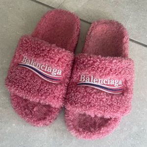 Balenciaga Womens Furry Logo Slippers